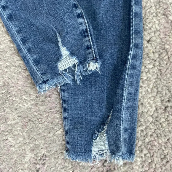 Good American Women's Blue Good Wasit Crop Distressed Destroyed Denim Jeans 4/27 - Picture 5 of 7